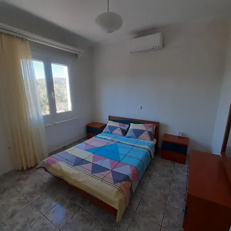 Detached House In Quiet Olive Grove, Starlink Internet & Smart Projector! 度假居 *