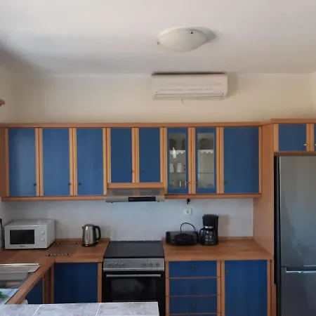 度假居 Detached House In Quiet Olive Grove, Starlink Internet & Smart Projector! 艾拉方索斯