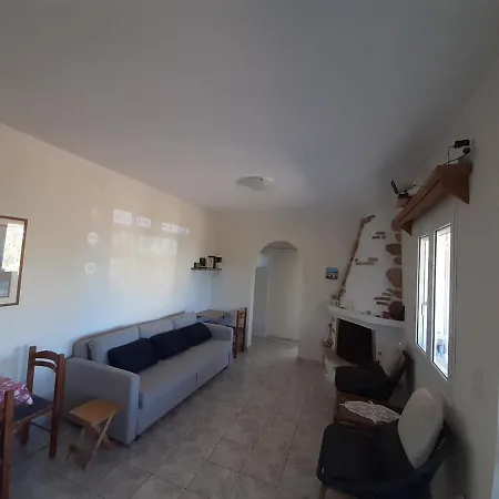 Дом отдыха Detached House In Quiet Olive Grove, Starlink Internet & Smart Projector! *